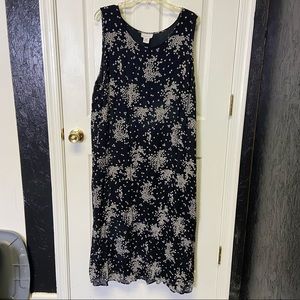 Avenue Women Black and White Sleeveless Maxi Dress